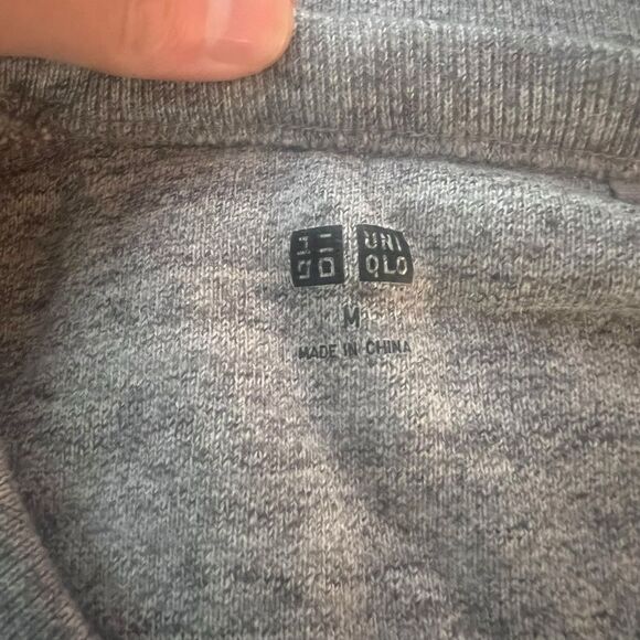 Uniqlo men’s grey crew neck sweater. Size medium - Picture 3 of 8